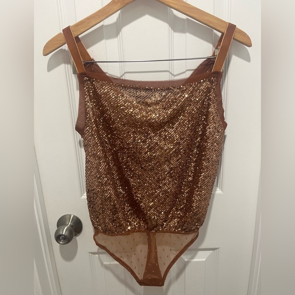 BNWOT FREE PEOPLE SHIMMER AND SHINE SEQUIN BODYSUIT SMALL - Picture 5 of 7